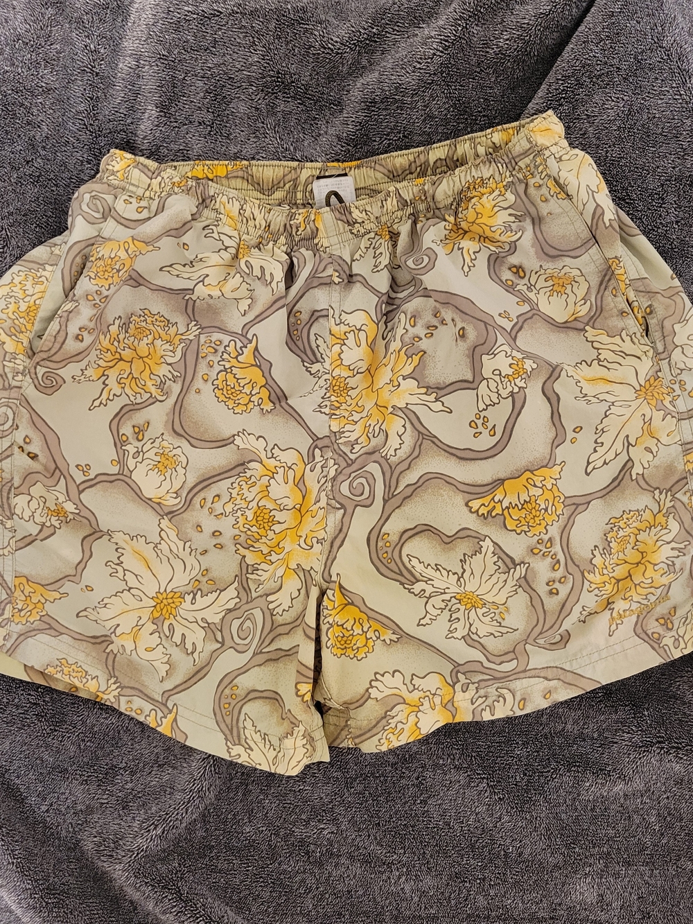 Vintage 2002 Y2K Patagonia Floral Women’s Baggies Shorts | Large